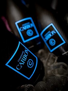 Carbon Brut 75cl - Luminous Sleeve Carbon Brut 75cl - Luminous Sleeve